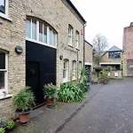 Veeve - Stables Mews