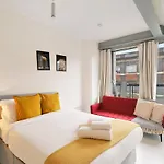 Modern 2-Bed Apartment With Balcony In Stratford