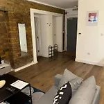 Stylish 1 Bed Flat In Dalston Junction