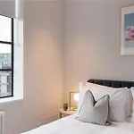 Urban Chic - Clink Street