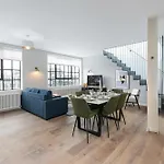 Urban Chic - Clink Street