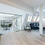 Urban Chic - Clink Street