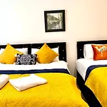 Modern London Excel 2 Bedrooms 2 Bathrooms, Parking, Kitchen, Lounge, Balcony Apartment