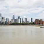 Chic 2-Bedroom Apartment In Canada Water, London - Stylish Retreat Near The River Thames