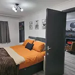 Cozy Flat London With Private Entrance
