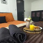 Cozy Flat London With Private Entrance