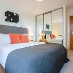 Londwell, City & Limehouse Balcony Suite - City Views
