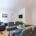 Aldgate Apartment