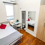 Private en-suite Room @ Liverpool street, Brick Ln