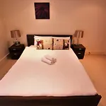Zen Apartments - London City Airport