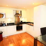 Zen Apartments - London City Airport