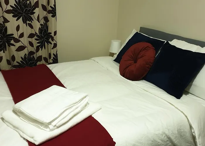 2 Bedroom Lovely Apartment In Woolwich