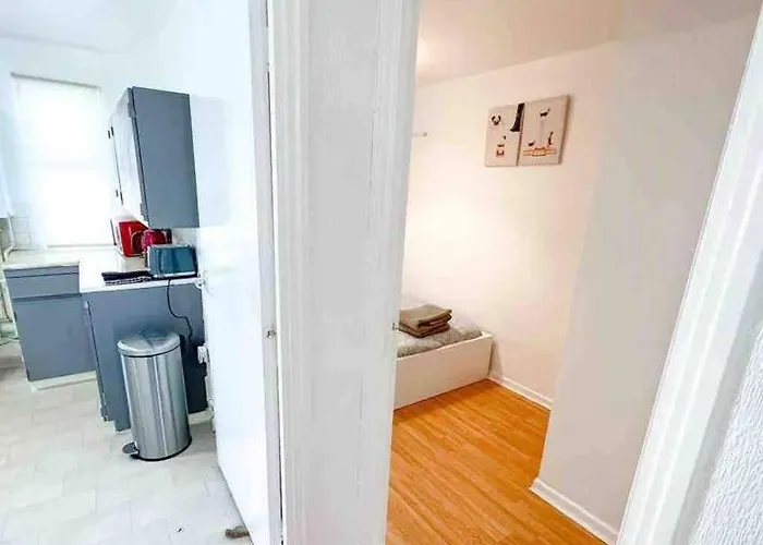 Spacious Two Bedroom Flat