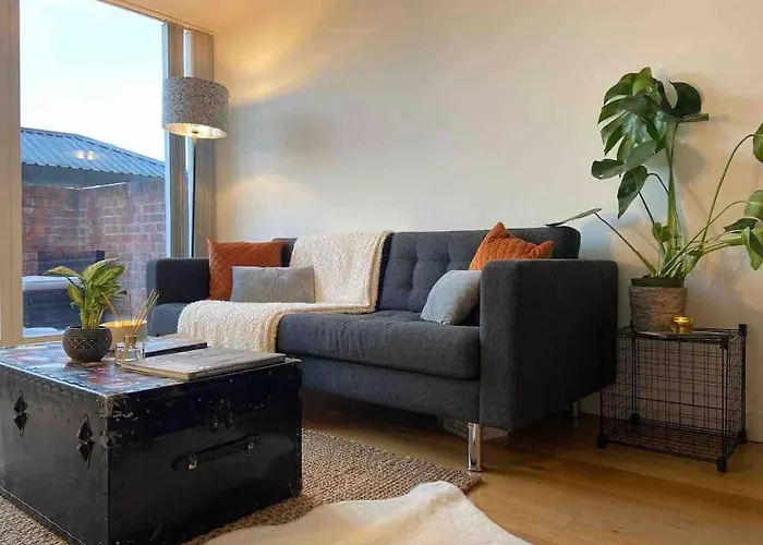 Spitalfields Market Penthouse Flat With Balcony