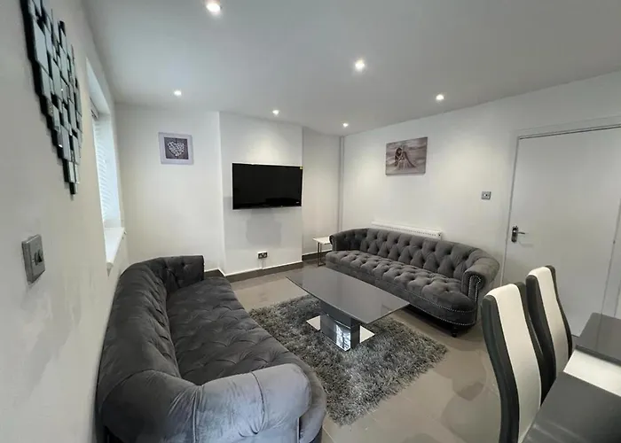 Modern Executive 2-Bed Apartment In London