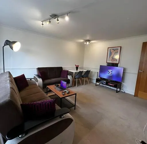 Stylish One Bedroom Flat Furnished