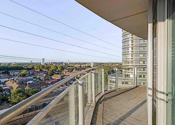 Luxury Apt 3Min Walk To London Excel,City Hall, O2