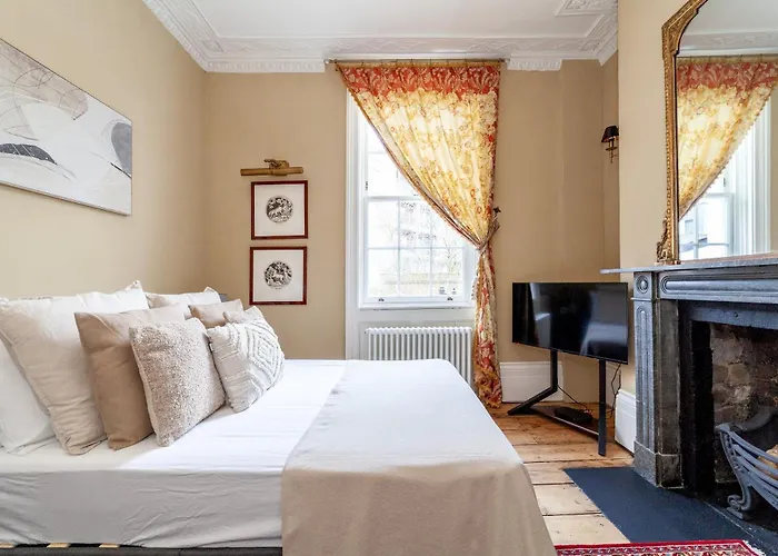 The New Cross Premier Rooms