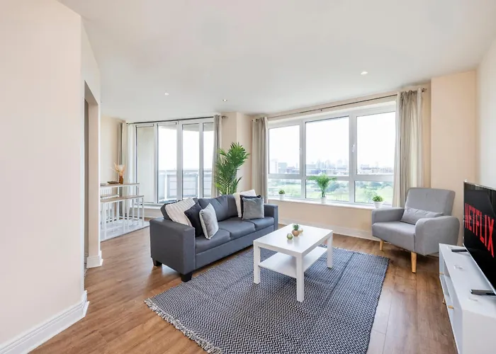 River View 2 Bed 2 Bath Flat - London City Airport, Excel, Pontoon Dock