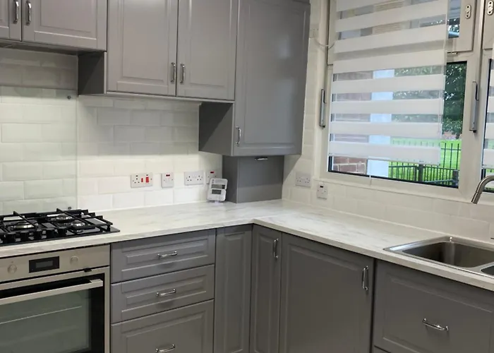 Luxury 3 Bedroom Flat With Garden