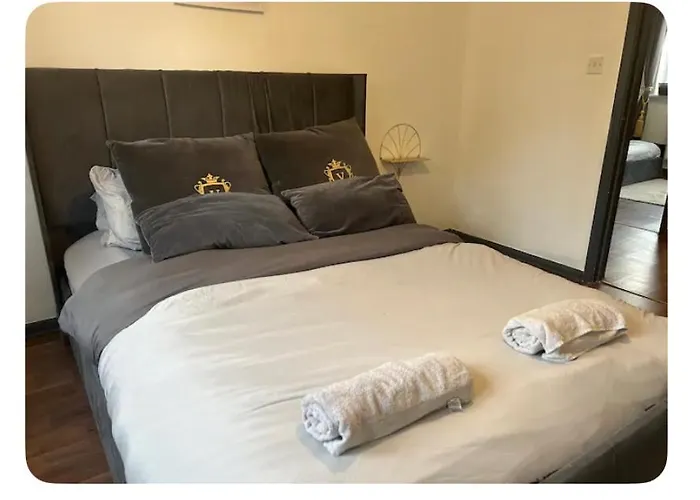 Excel & O2 Apartment