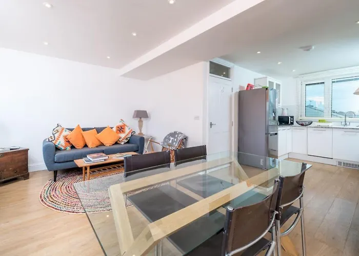 Stylish Flat Between London Bridge & Tower Bridge