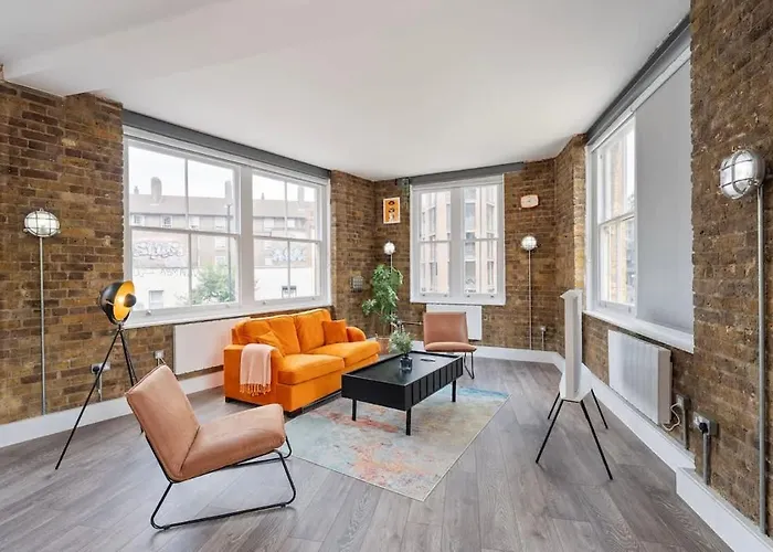 New & Spacious Studio In Old St