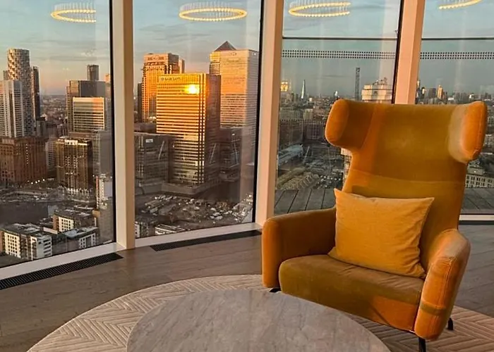 Luxury Modern 2 Bed Flat With Balcony And City View - Canary Wharf City Center