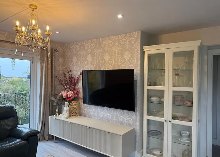 Luxury Spacious Flat Close To Central London
