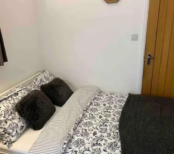 Studio Flat With Private Entrance