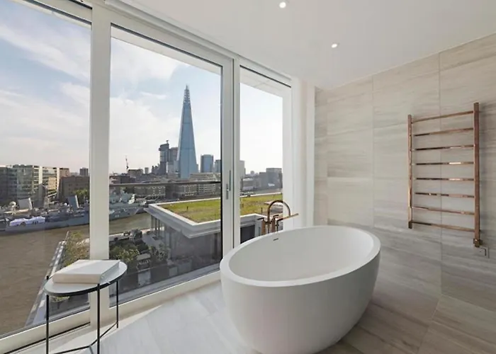 Luxury Riverside Penthouse 2000Sqft