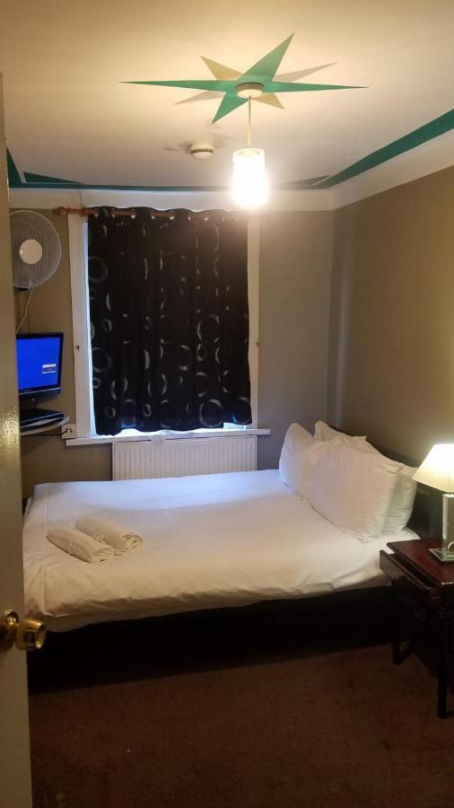 Hotell View Road 2*