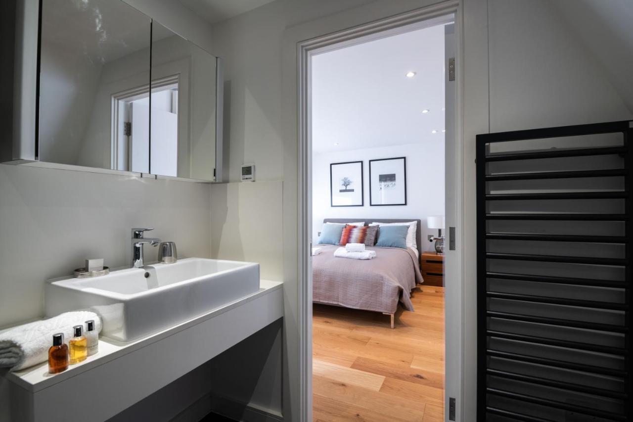 Trendy Queens Park Close To Hampstead By Underthedoormat Apartment *