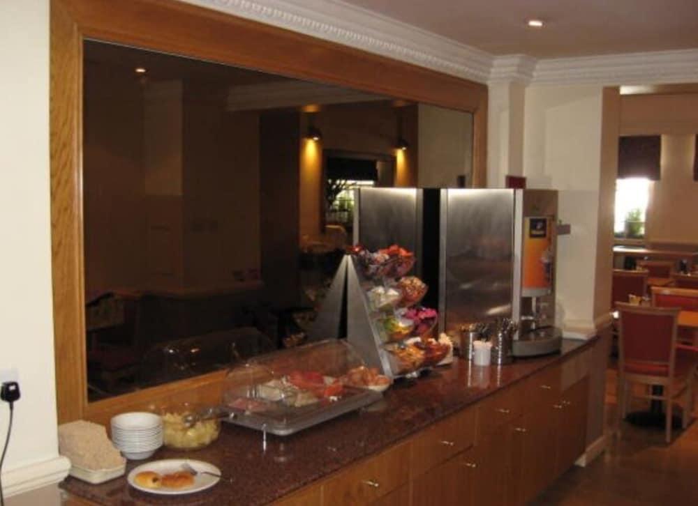 Americana Hotell 3*