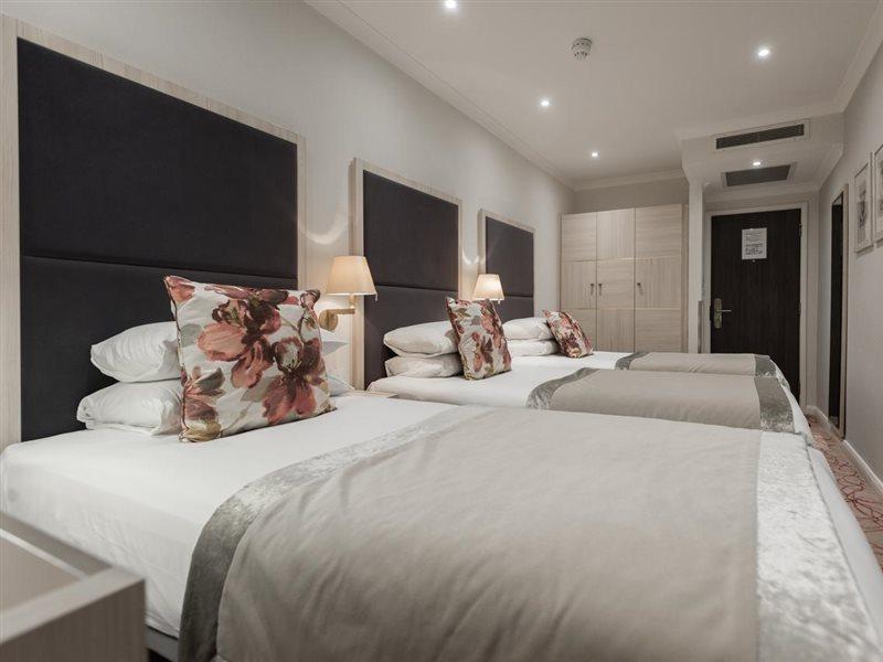 Blandford Hotell 4*