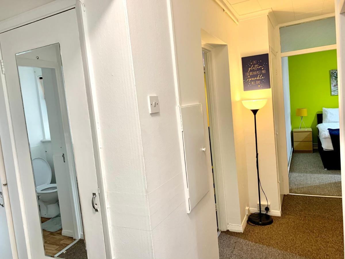 Appartement Spacious Excel 2 Bedrooms, Separate Reception, Kitchen, Full