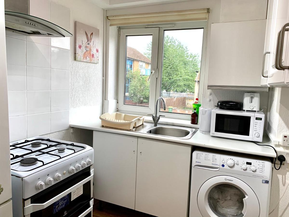 Excel 2 Bedrooms, Reception, Spacious Appartement