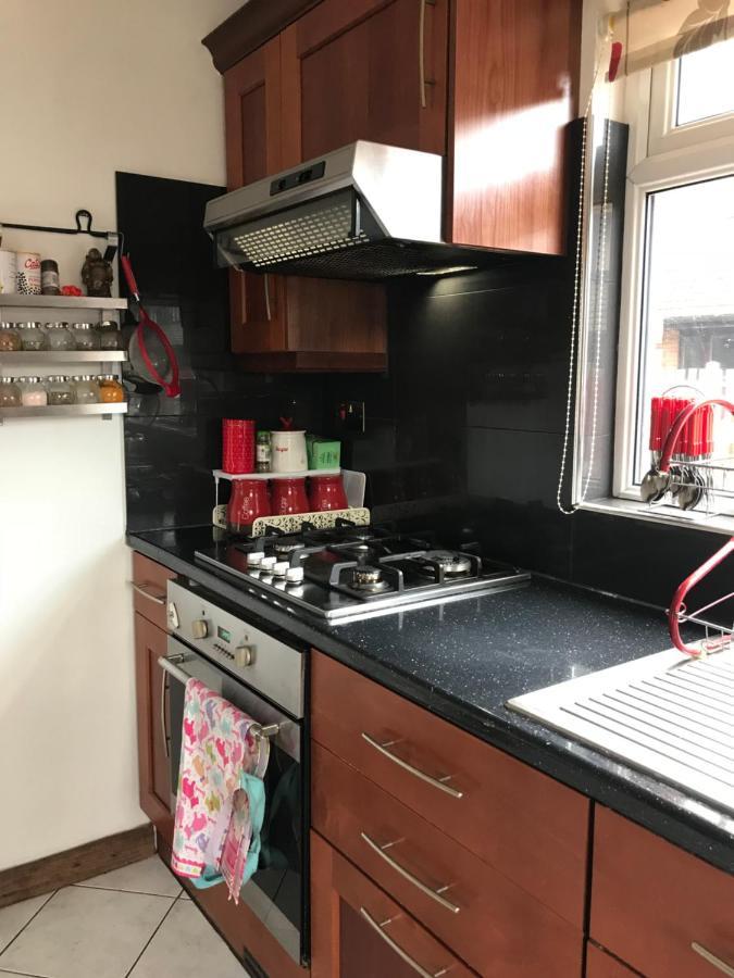 Spacious House 15min To Canary Wharf/o2/excel/central Feriehus London