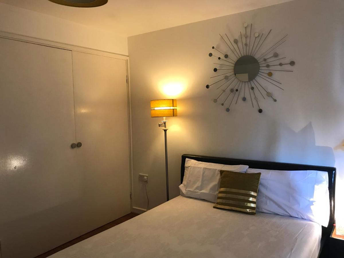 Spacious House 15min To Canary Wharf/o2/excel/central Feriehus