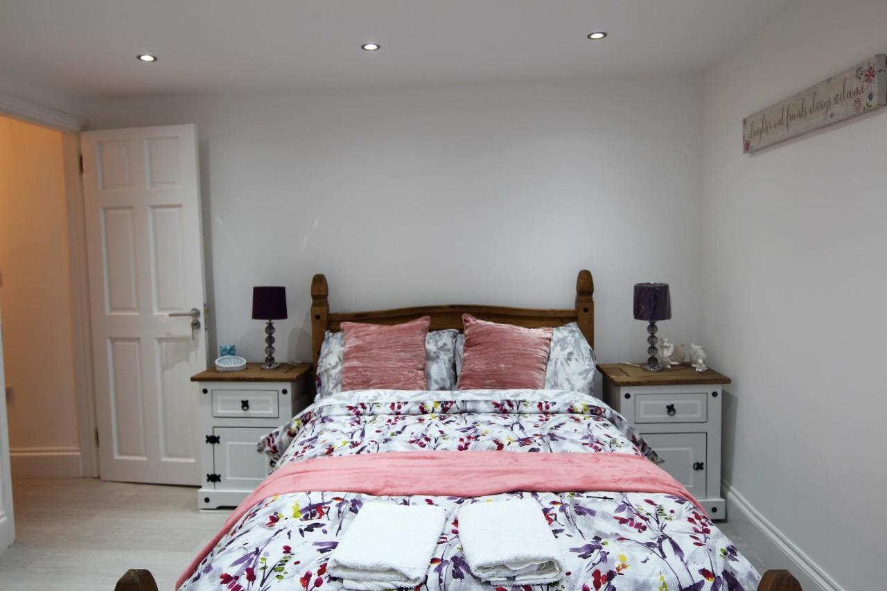 Newly Refurbished 2 Bedroom In The Heart Of Greenwich Appartement Londen