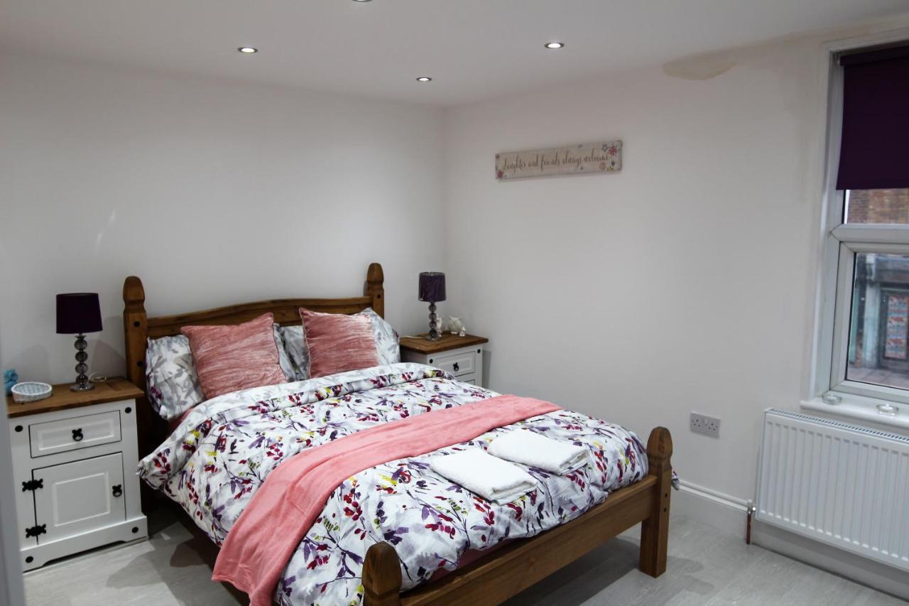 Newly Refurbished 2 Bedroom In The Heart Of Greenwich Londen