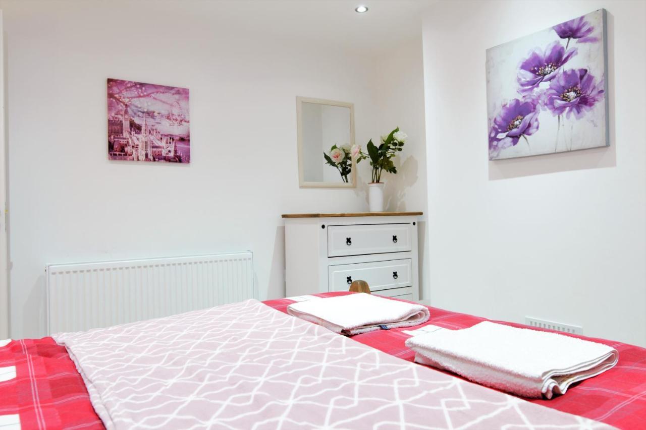 Newly Refurbished 2 Bedroom In The Heart Of Greenwich Appartement *