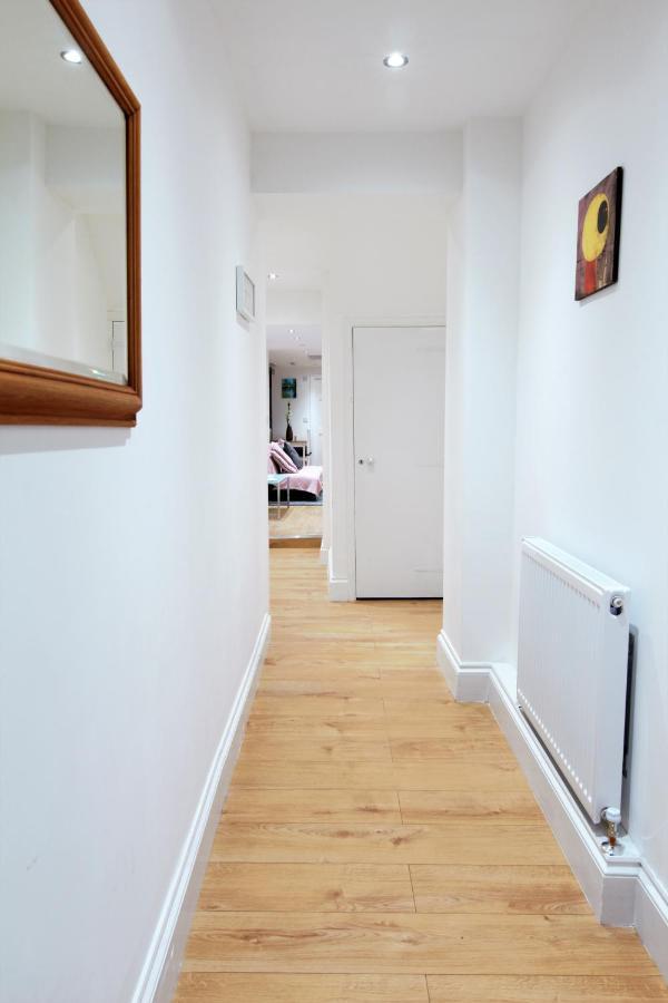 Newly Refurbished 2 Bedroom In The Heart Of Greenwich Appartement *