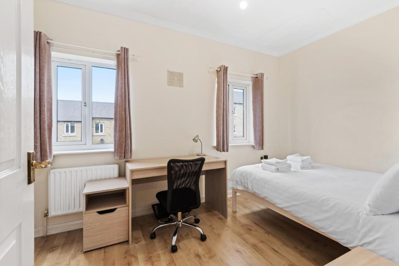 Holiday home Super 2 Bedroom House Near Canary Wharf, O2 Arena & Excel For 5 People