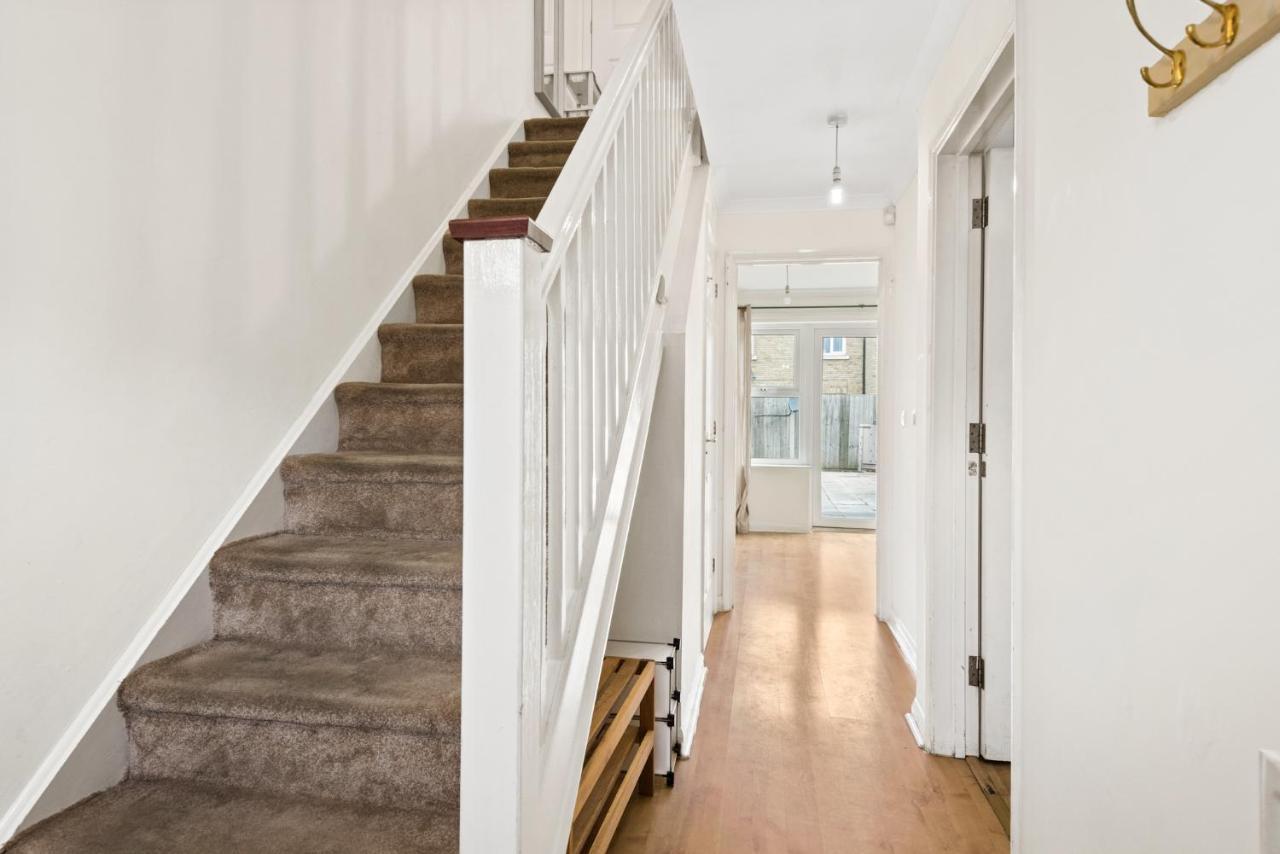 Holiday home Super 2 Bedroom House Near Canary Wharf, O2 Arena & Excel For 5 People