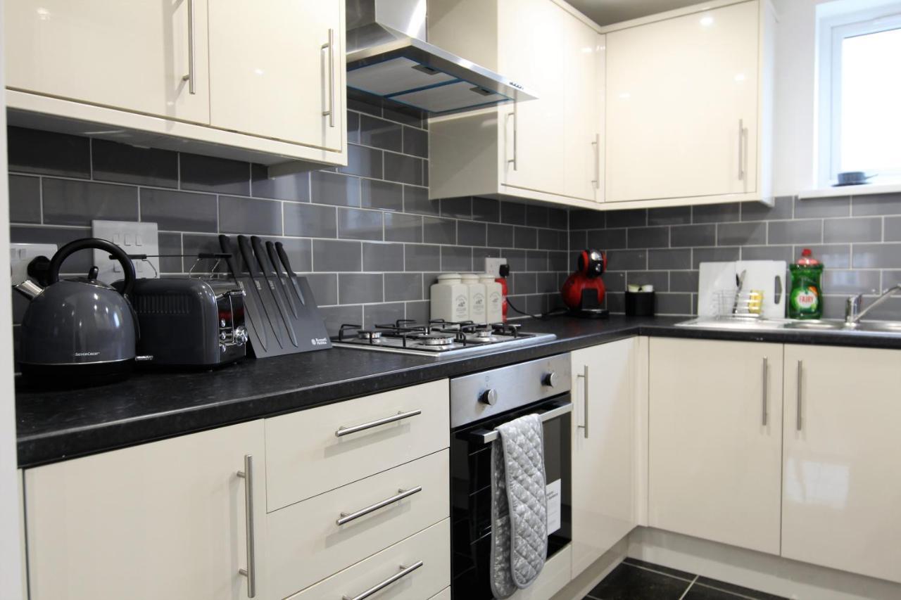 Modern 2 Bedroom In The Heart Of Greenwich Apartment
