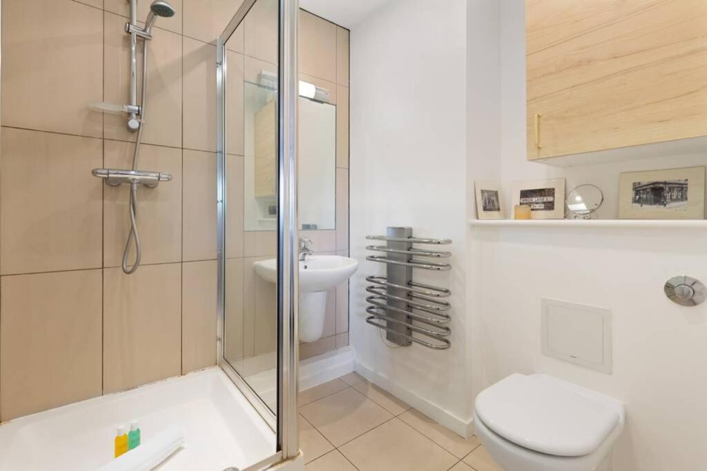 Stunning 1 Bed Canal View - Bethnal Green - London
