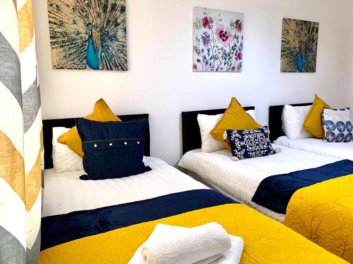 Appartement 2 Bedrooms, Seperate Recption, Full Kitchen, Free Parking