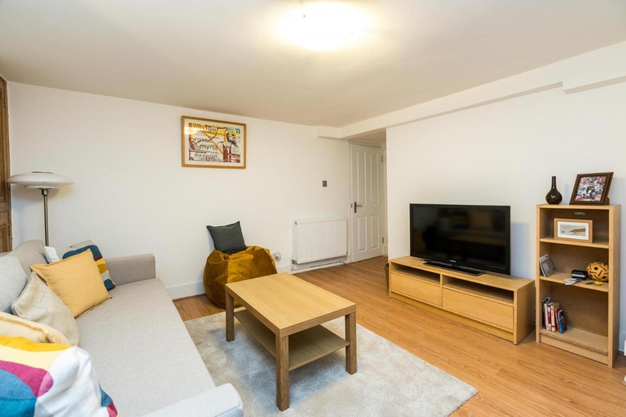 Apartment New Stylish 1 Bedroom Flat With Garden *