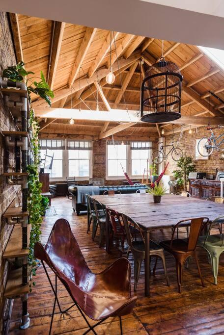 Penthouse Loft With Roof Terrace Not For Events Or Parties *